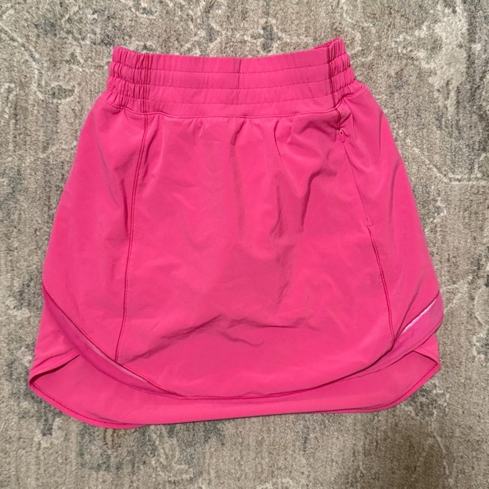 Lululemon Hotty Hot Skirt (Size 2)